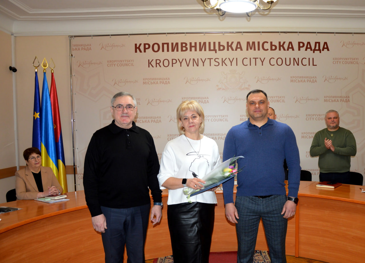 Військовослужбовиць та комунальниць нагородили у Кропивницькому