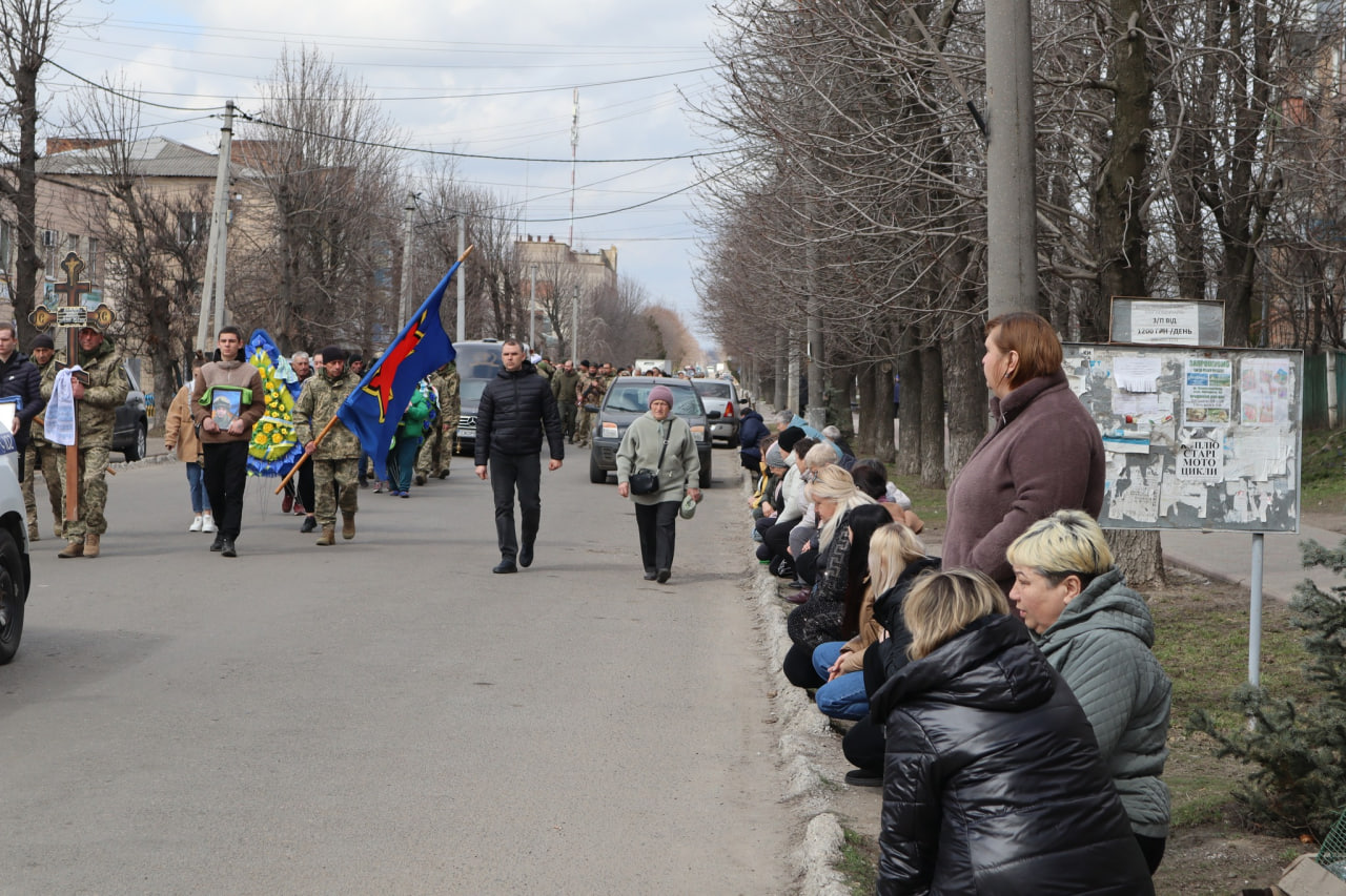 Траурна процесія прощання у Новоукраїнці