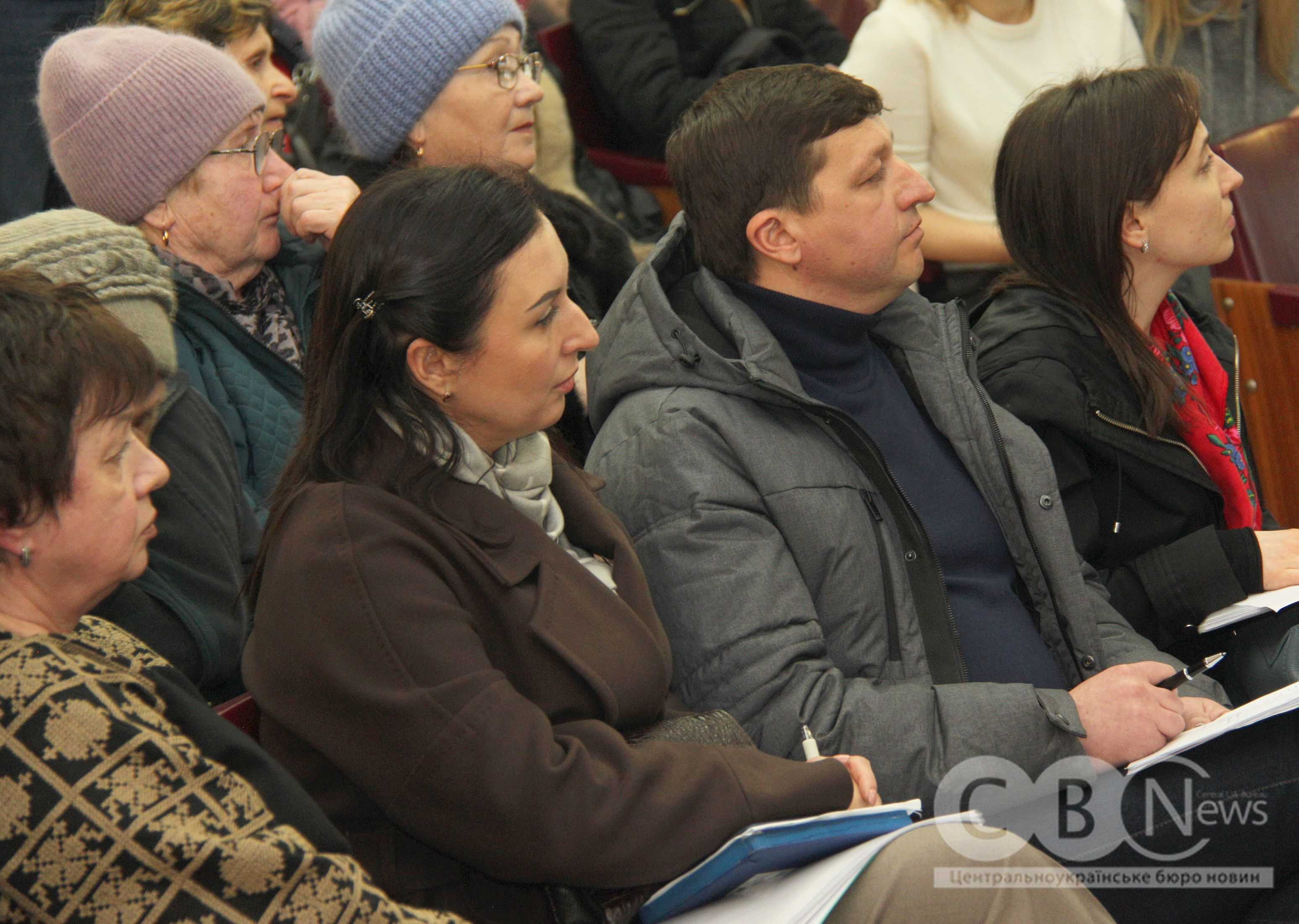 Учасники громадських слухань сидять у залі Кропивницької міськради