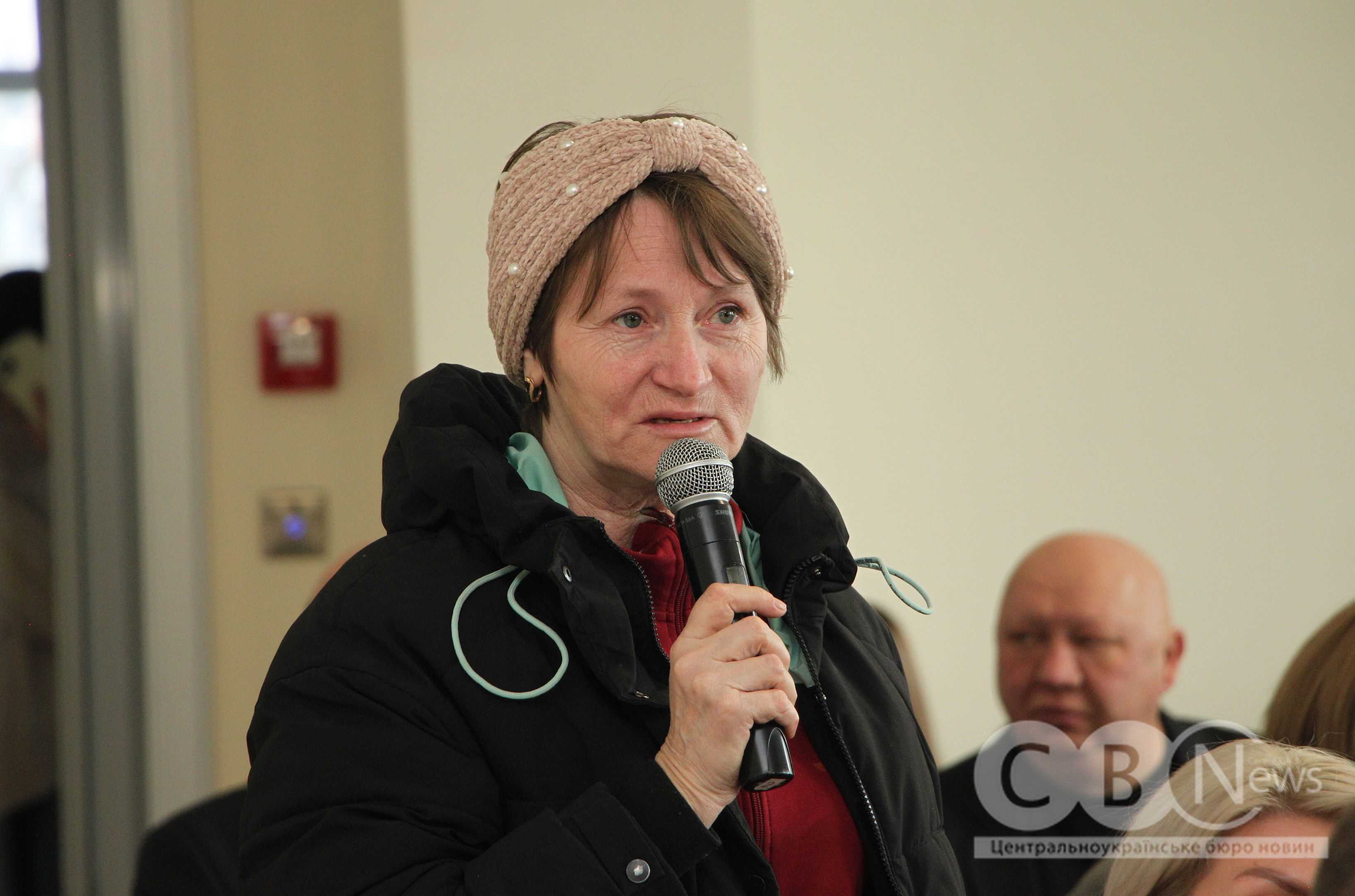 Жінка розповідає про проблему