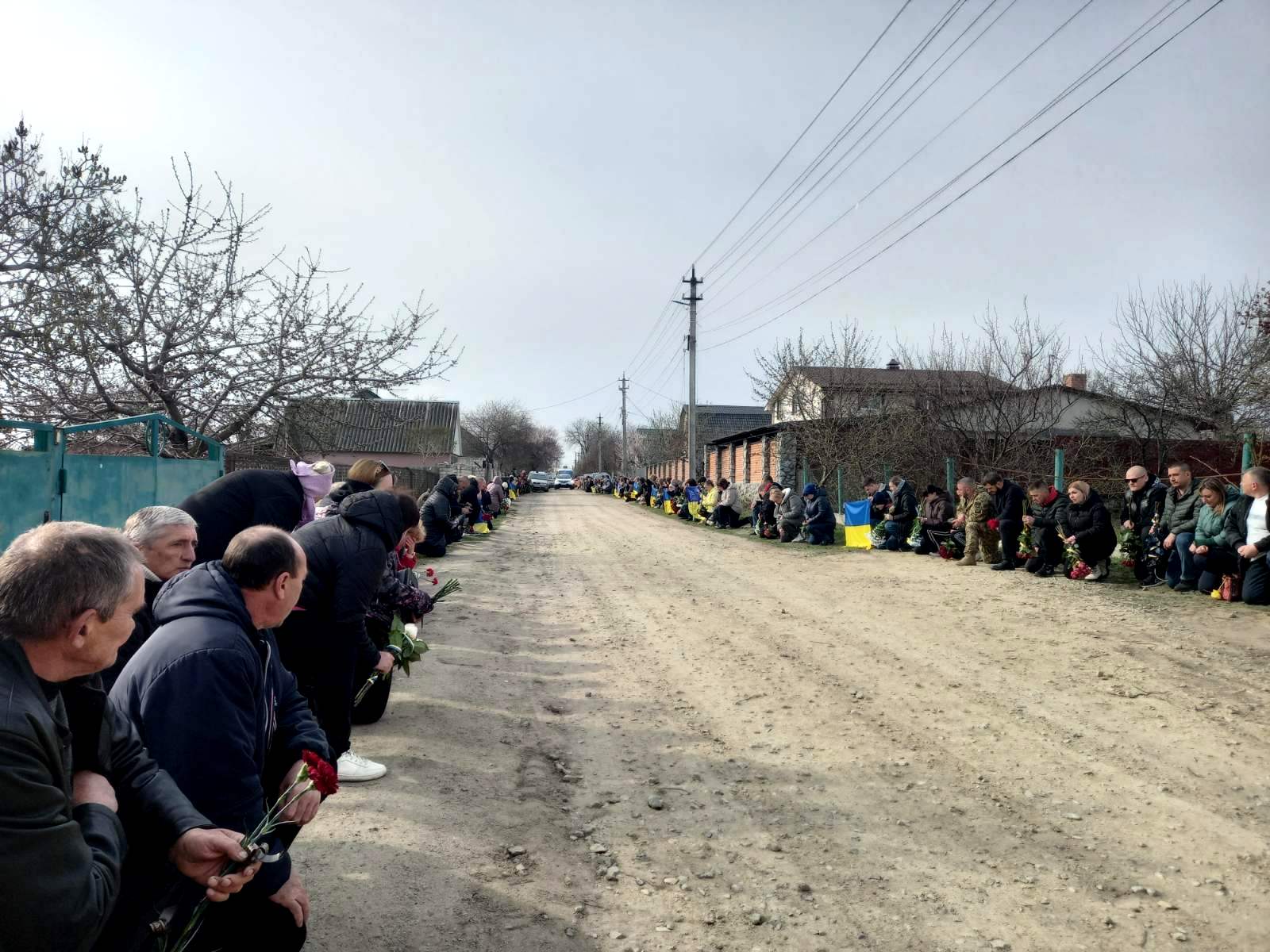 На Новенському кладовищі у Кропивницькому попрощалися із загиблим солдатом