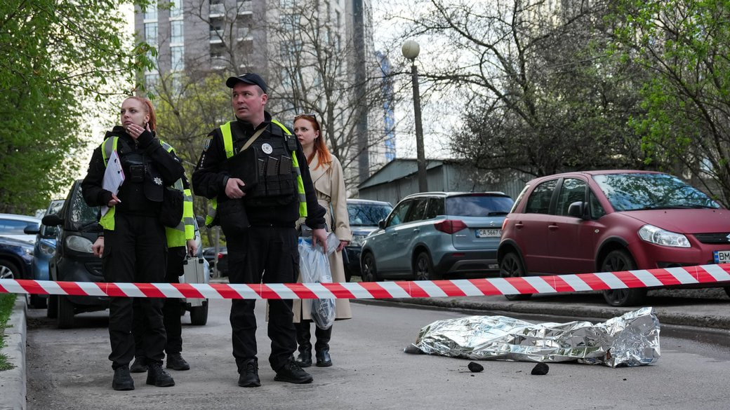 Правоохоронці на місці стрілянини у Голосіївському районі Києва