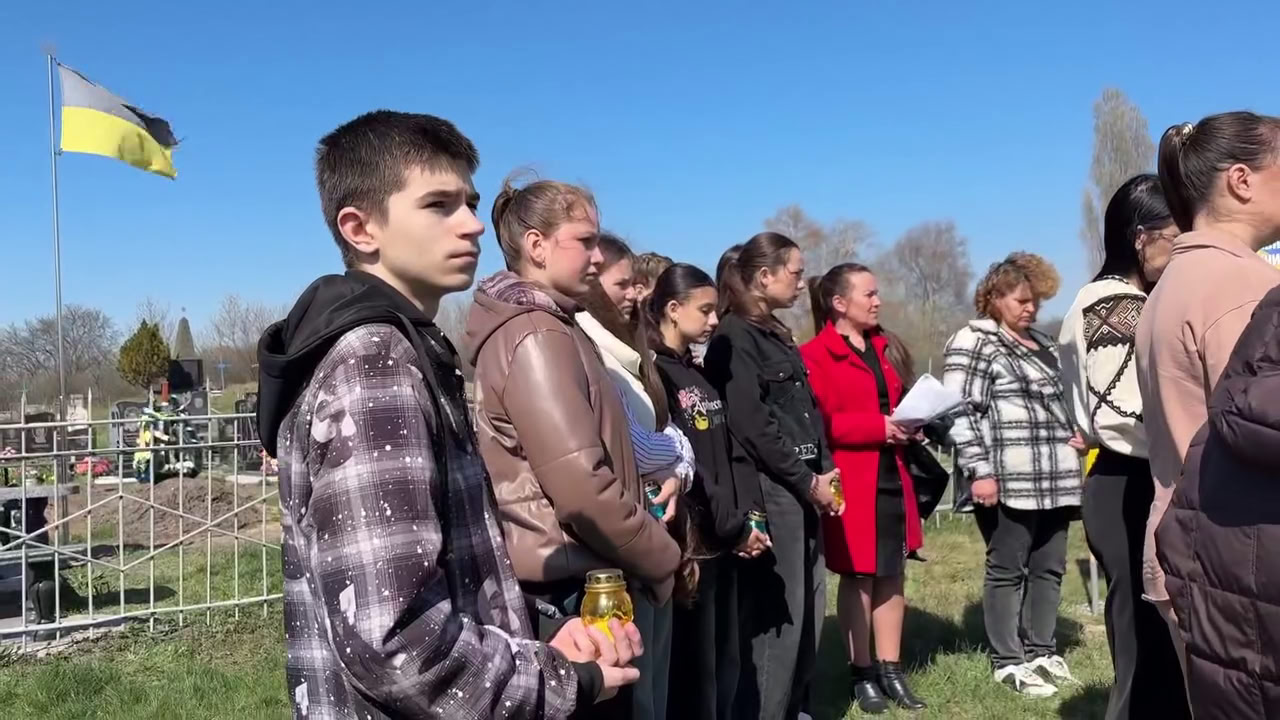 Жителі Новомиргородської громади прийшли на відкриття Алеї слави