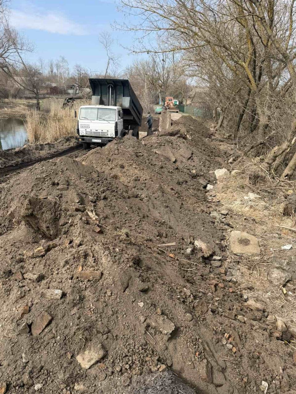 Техніка відновлює дорогу