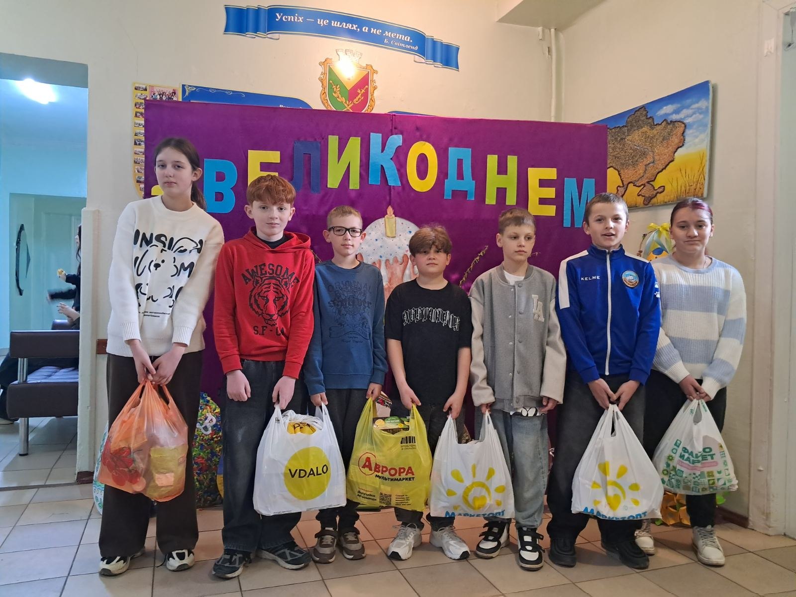 photo_5400085870896944470_w