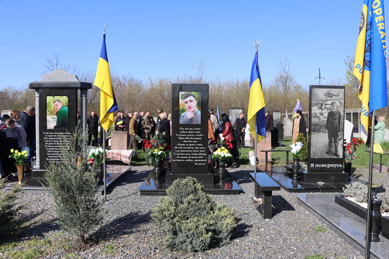 photo_5404784174276744375_y