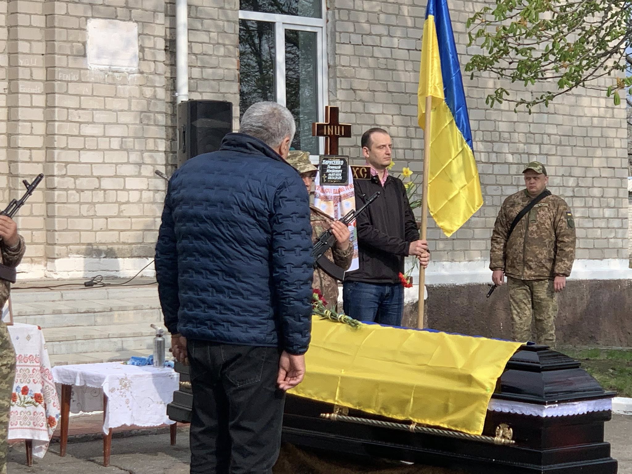 photo_5408880430615828095_w