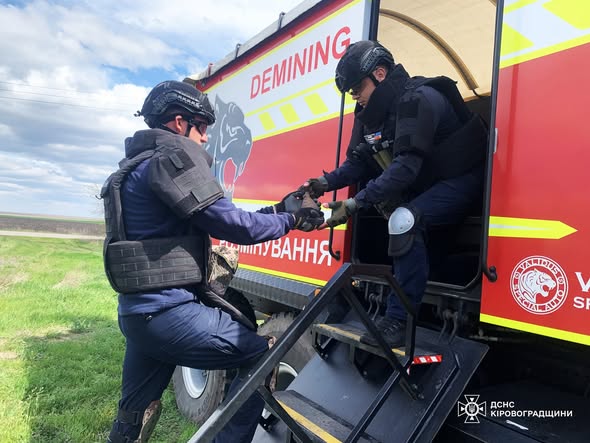 photo_5422729161819756875_x