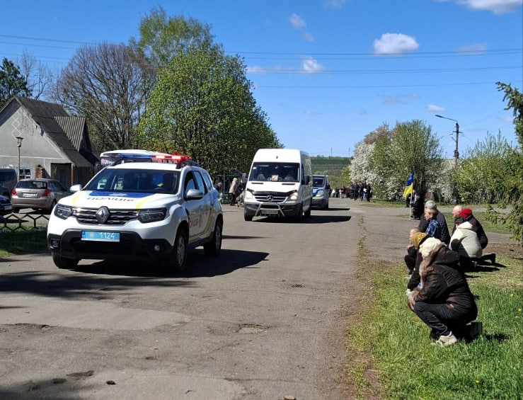 Живий коридор та процесія прощання з Владиславом Гудаліним