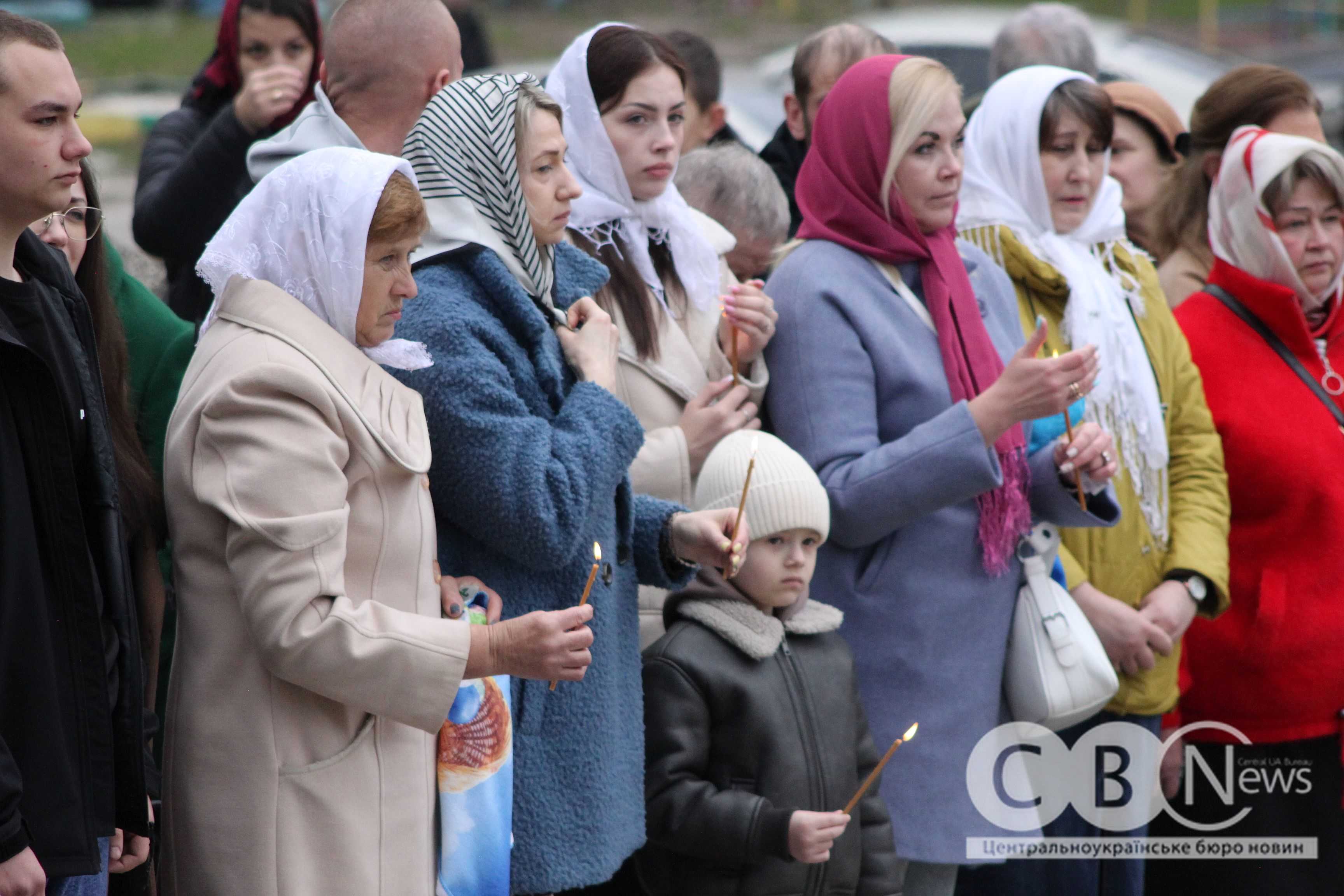Містяни освячують великодні кошики у Гарнізонному храмі Покрови Пресвятої Богородиці 