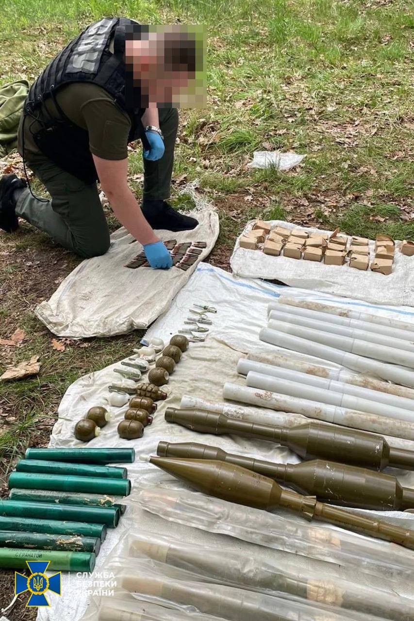 Затримали жителя Київської області, який організував міжрегіональний канал незаконного збуту вогнепальної зброї та боєприпасів.&nbsp;