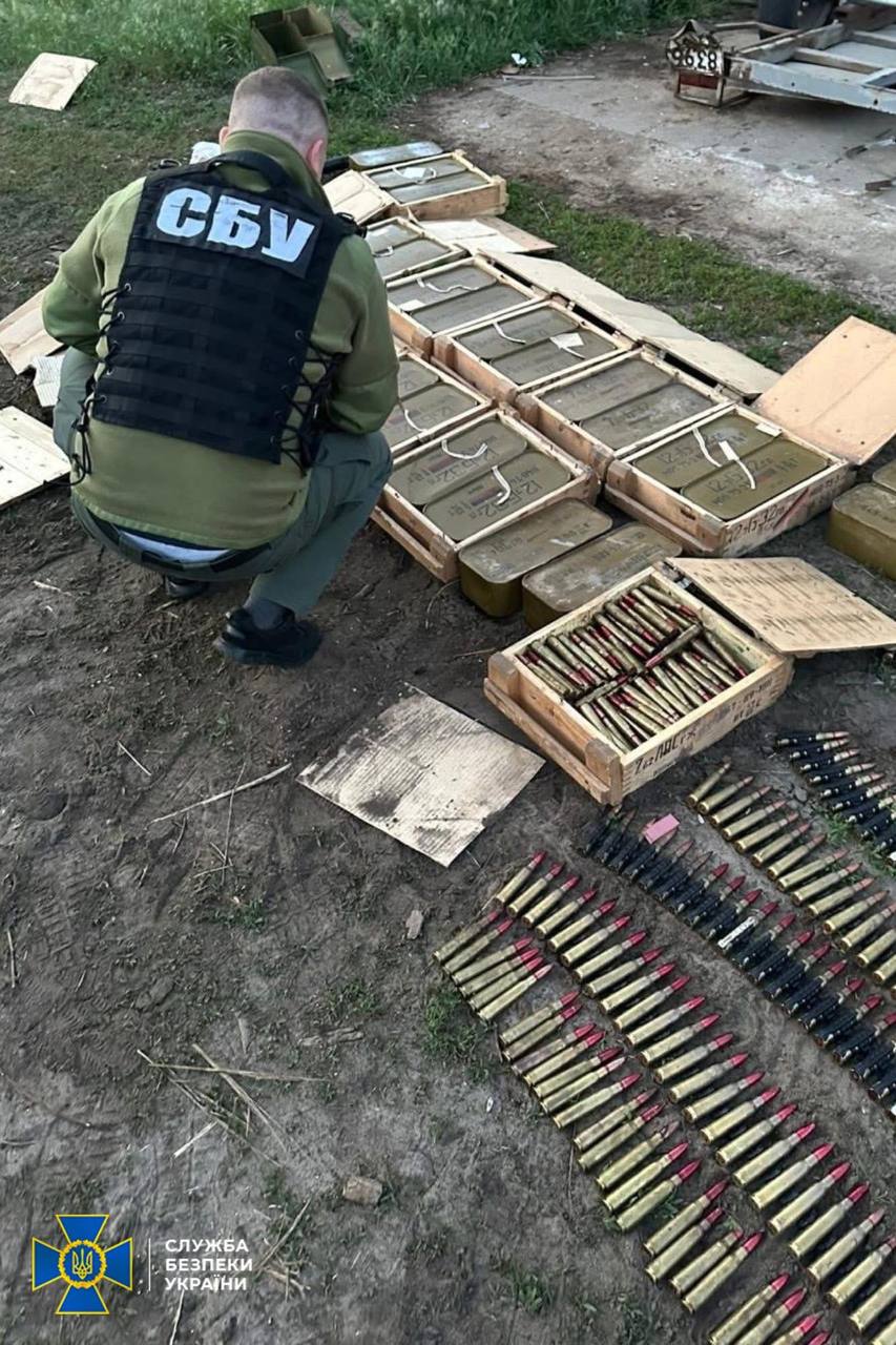 затримали жителя Київської області, який організував міжрегіональний канал незаконного збуту вогнепальної зброї та боєприпасів.&nbsp;