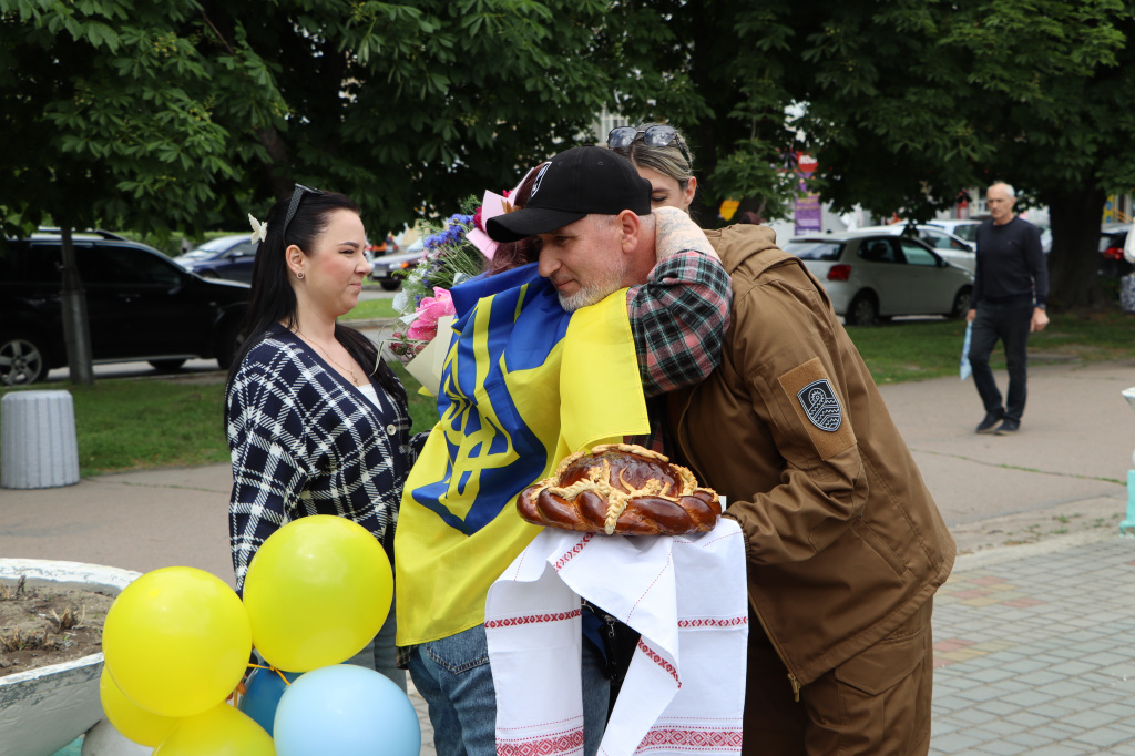 Володимира Резніченка, який повернувся з російського полону, зустріли в Олександрії 