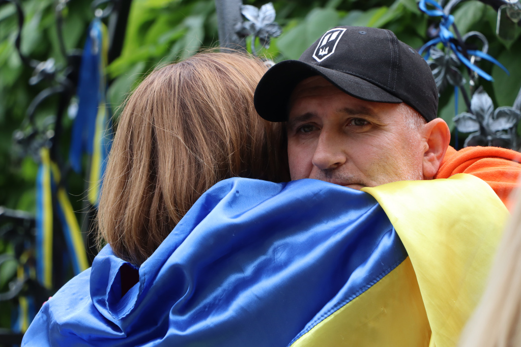 Володимира Резніченка, який повернувся з російського полону, зустріли в Олександрії 