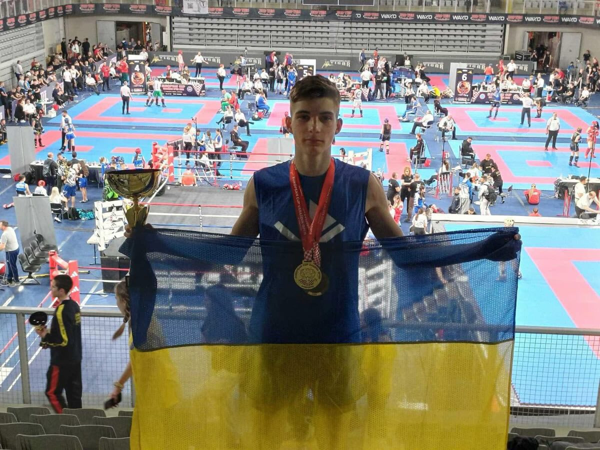 Кікбоксер Володимир Поляченко виборов дві медалі на Чемпіонаті Європи