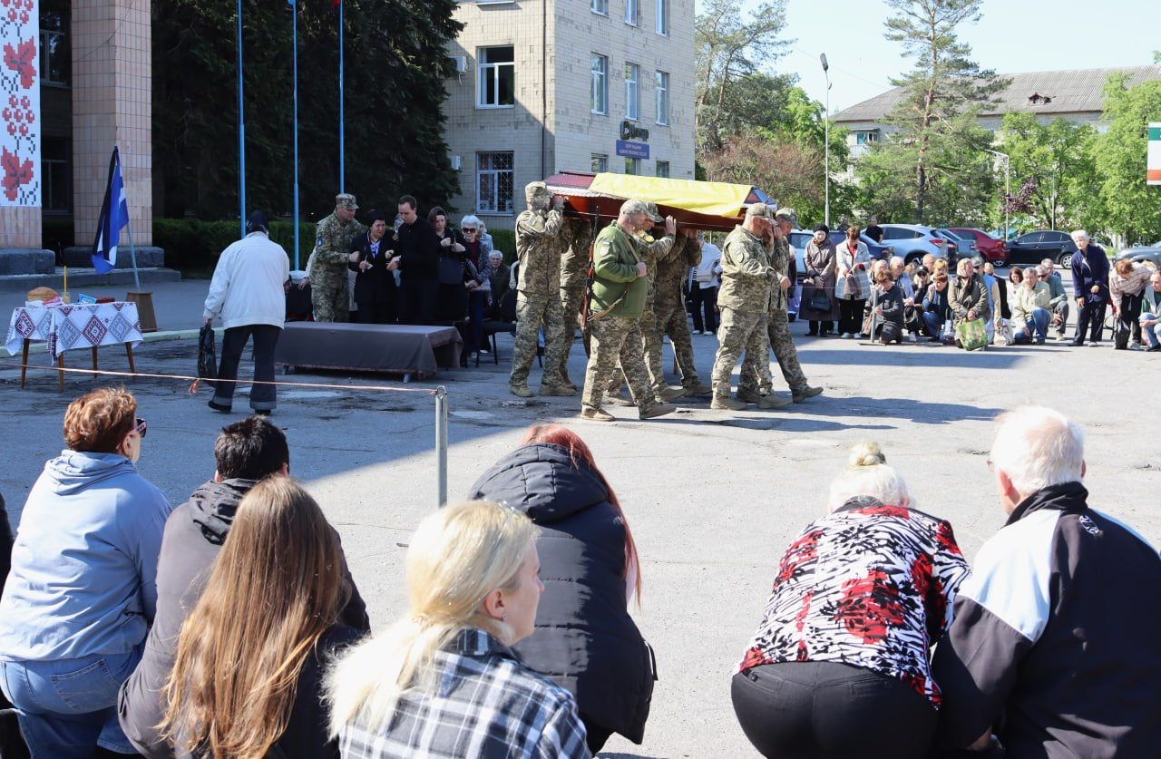 Жителі Світловодська віддали шану загиблому військовому Сергію Тарану