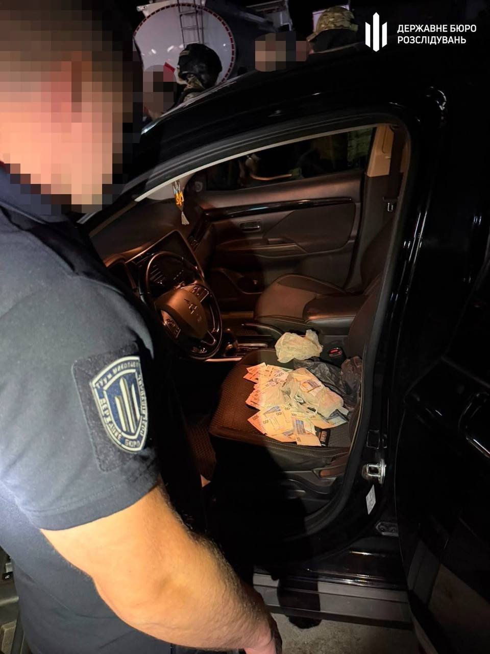 Діяльність каналу незаконного збуту зброї та боєприпасів у Кропивницькому припинило ДБР