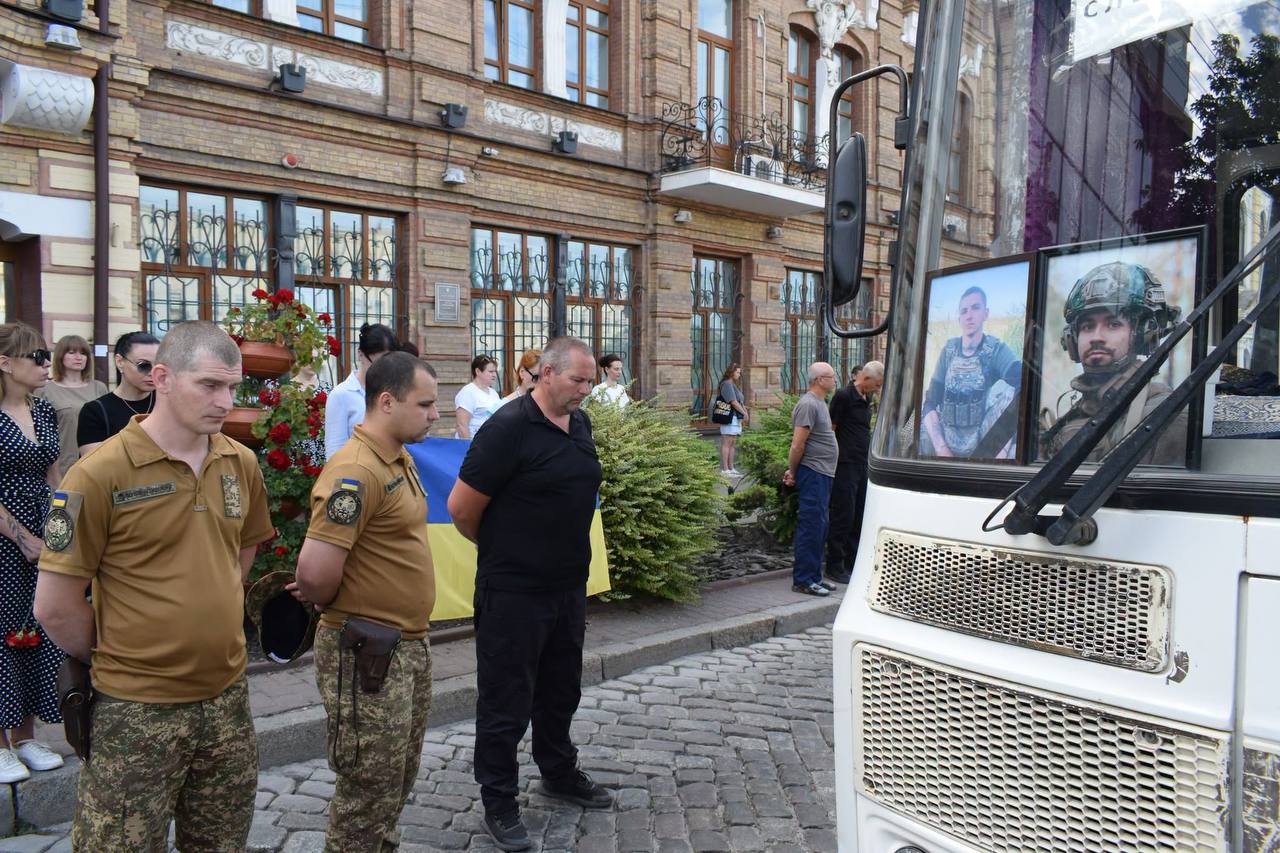 У Кропивницькому попрощалися з чотирма воїнами