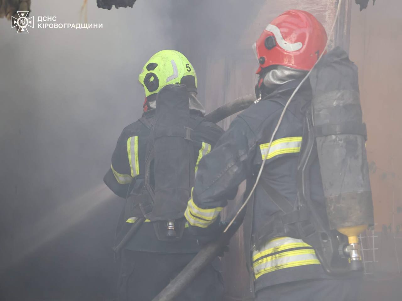 У Кропивницькому рятувальники ліквідували масштабну пожежу