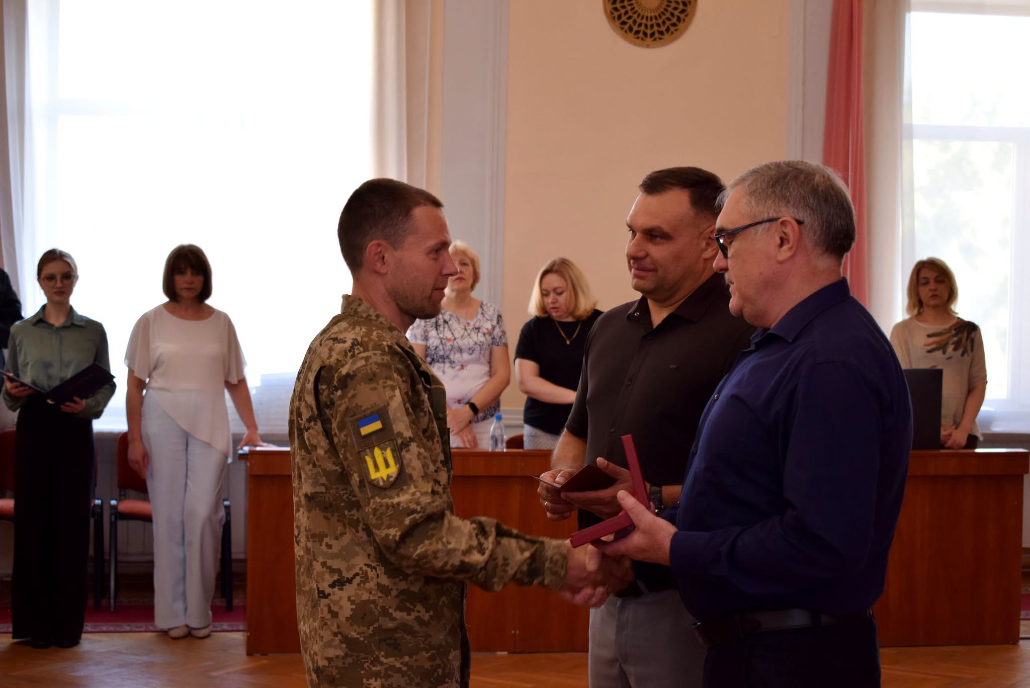 У Кропивницькому вшанували загиблих захисників та відзначили військових