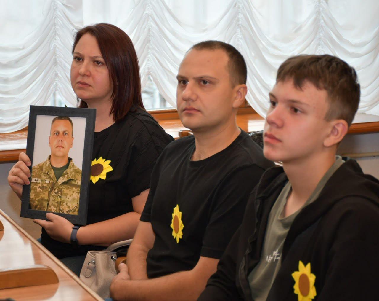 У Кропивницькому в День пам&rsquo;яті захисників рідним загиблих воїнів вручили нагороди