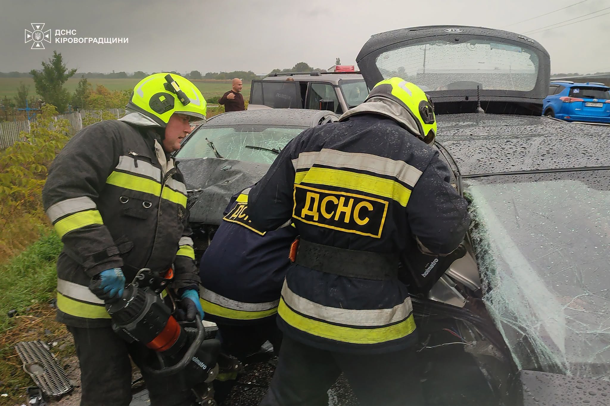 Двоє постраждалих потребували допомоги рятувальників.