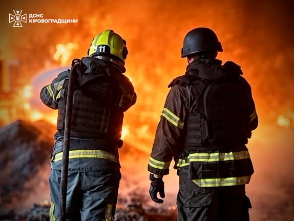 Через обстріл РФ загорівся промисловий обʼєкт 