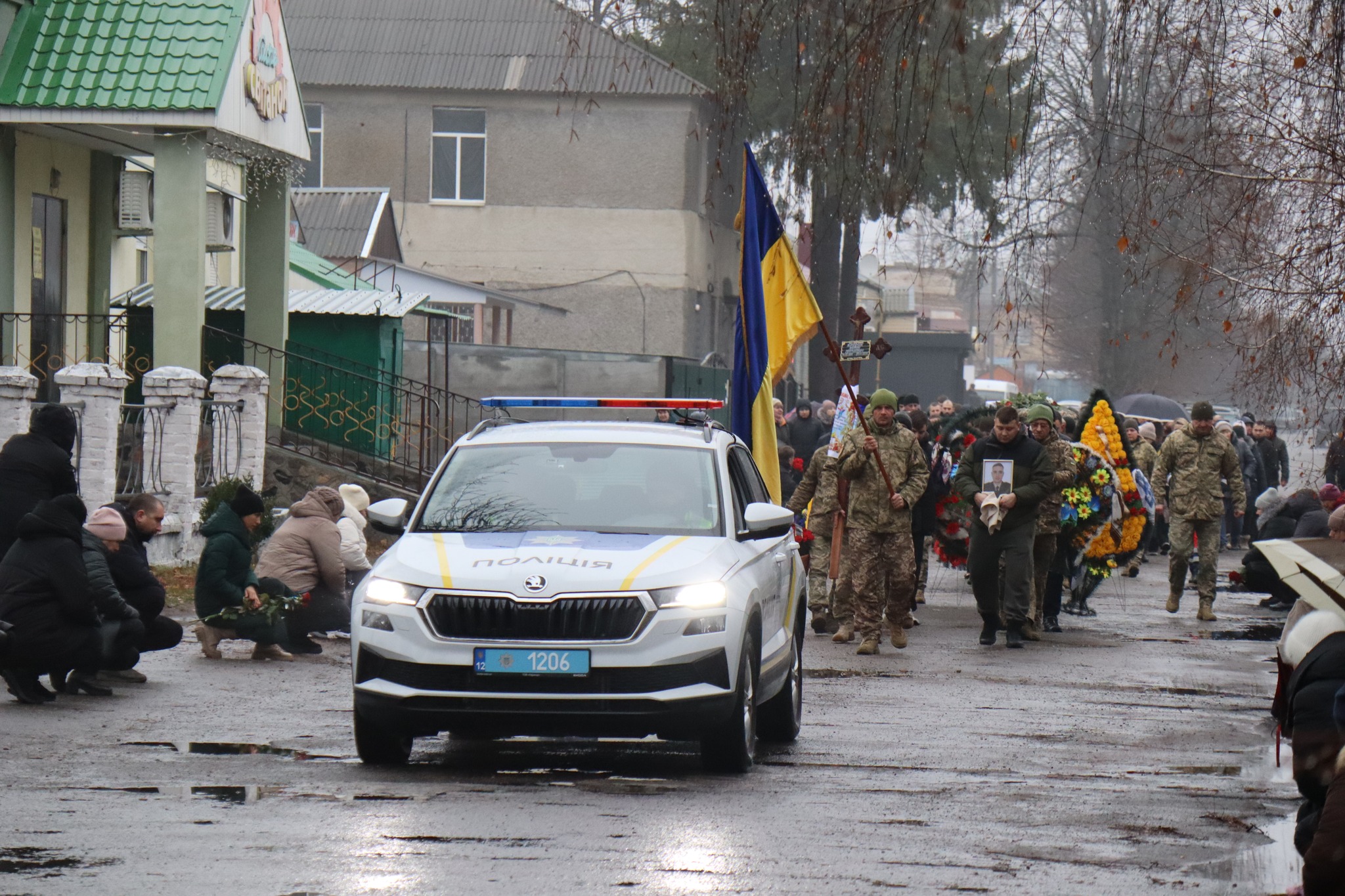 Прощання з загиблим воїном