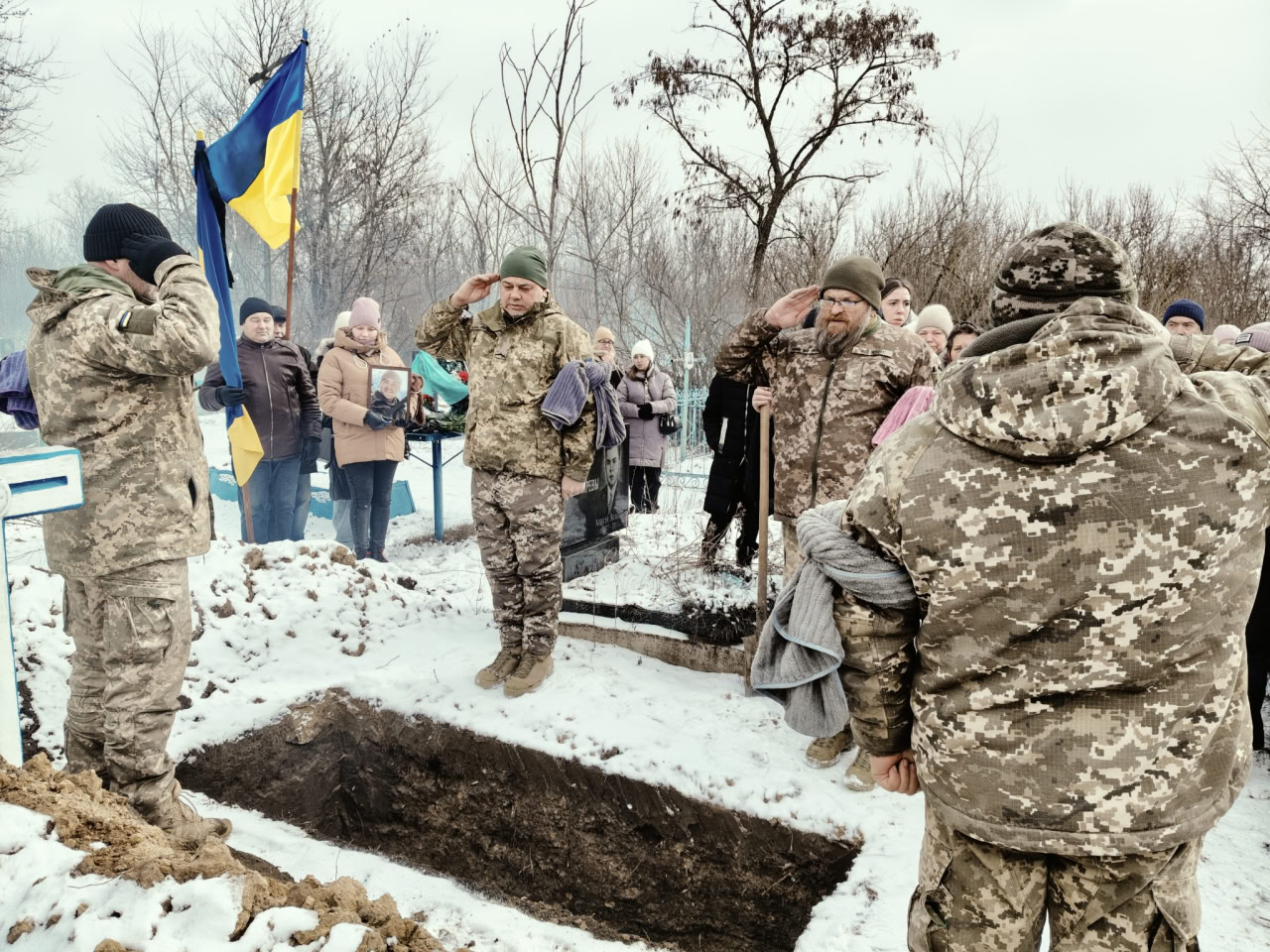 У Дмитрівській громаді попрощалися із загиблим військовослужбовцем Андрієм Зарецьким.