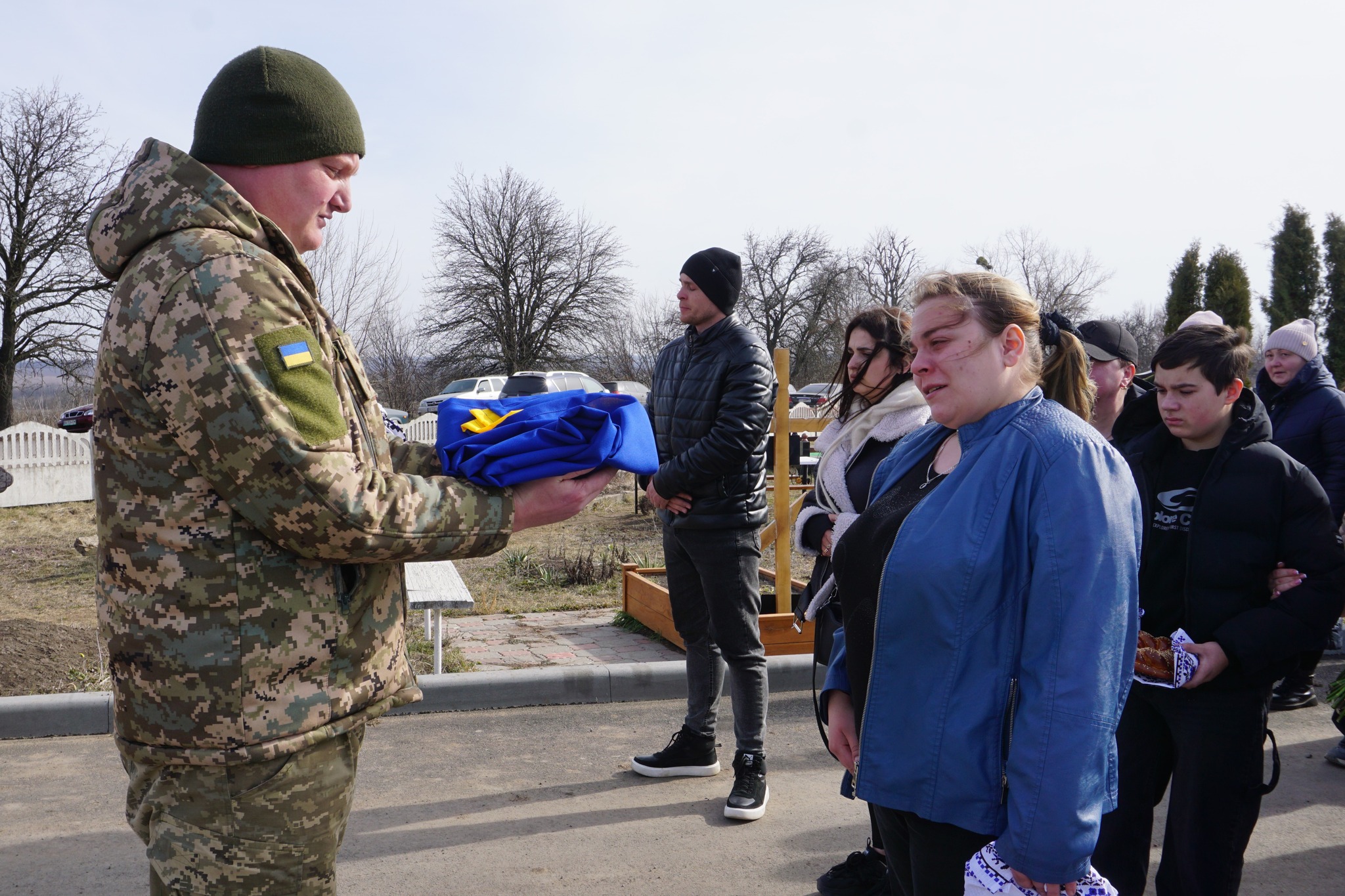 У Гайворонській громаді в останню путь провели загиблого на Харківщині військового Андрія Горбатюка